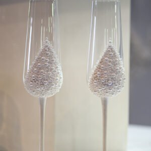Pearl elegant wedding champagne flutes handmade crystal rhinestones Lebanon buy online Éclat d'Amour collection
